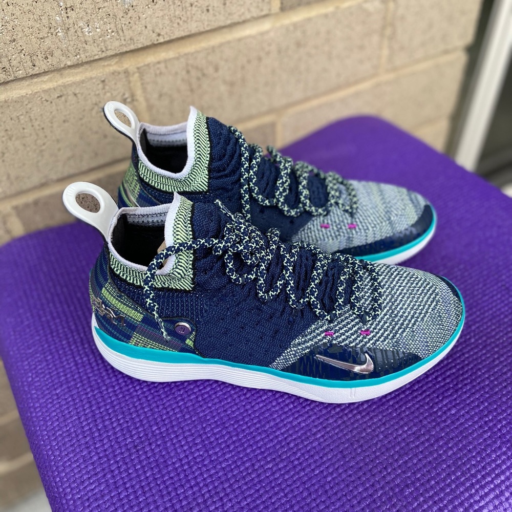 NIKE ZOOM KD11 BHM